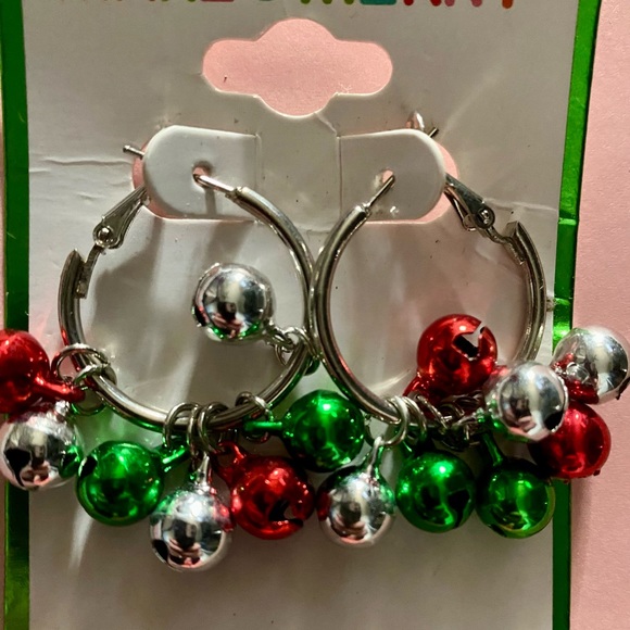 NWT.  These red, green, and silver jingle bells are a brand new pair of earrings - Picture 4 of 4